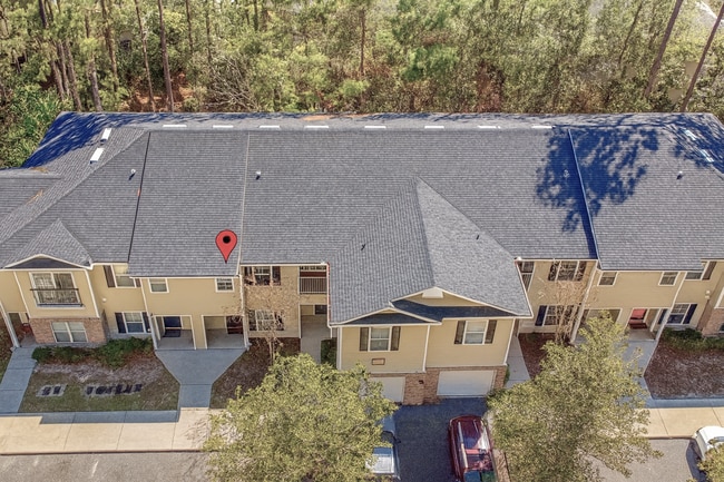 Building Photo - FOR RENT, 2 bedroom 2.5 bathroom townhouse