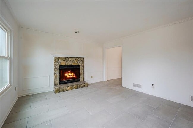 Building Photo - 805 Arbor Hill Dr