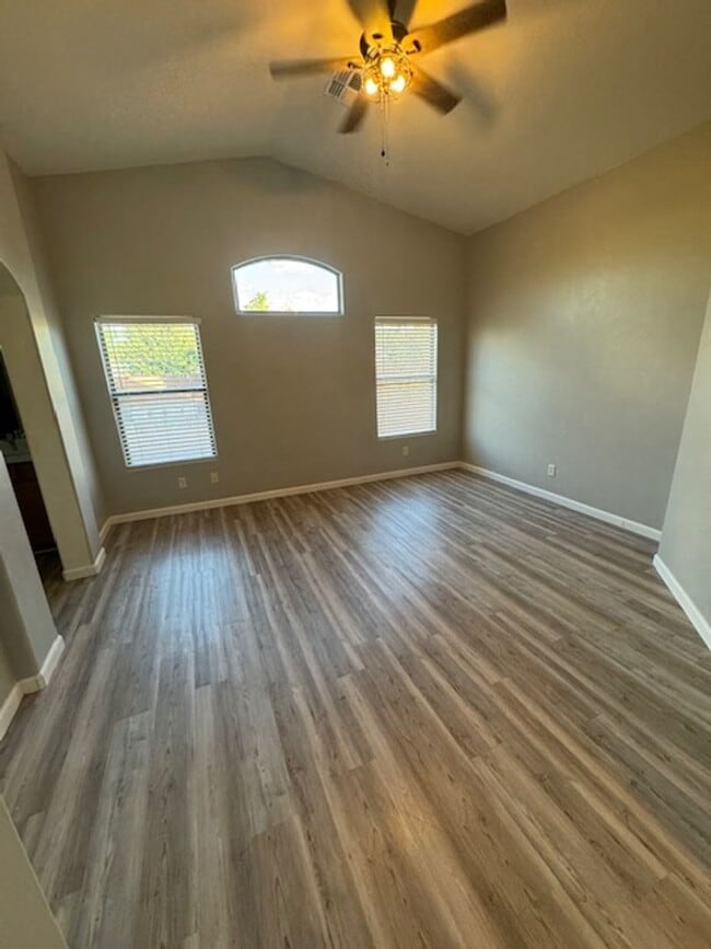 Building Photo - Vail- 3 bedroom/ 2 bathroom with 3 car garage