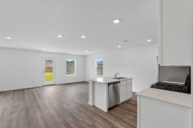 Building Photo - 40818 Hawthorne Glades St