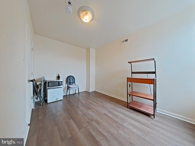 Building Photo - 1422 Willington St