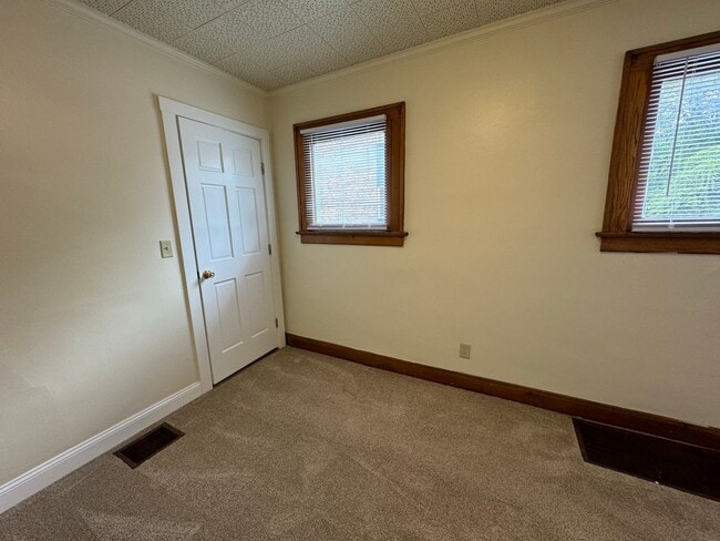 Building Photo - 183 W Patterson Ave