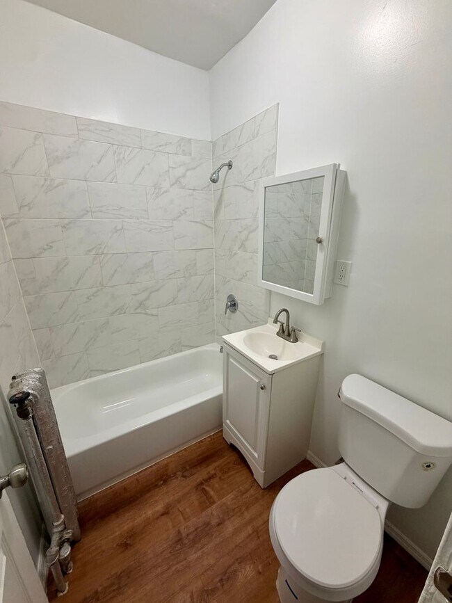 Interior Photo - 11 Ampere Plaza