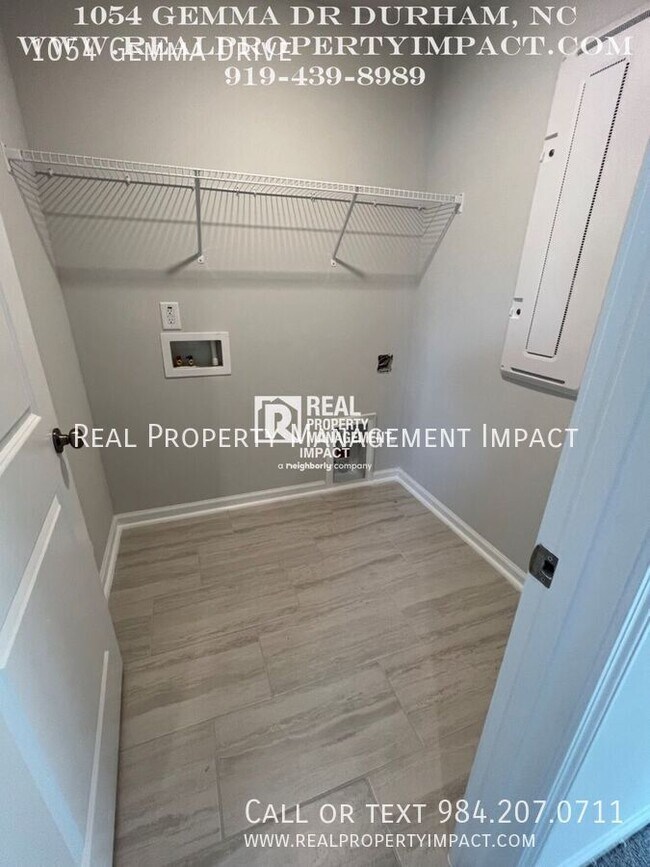 Building Photo - 1054 Gemma Dr