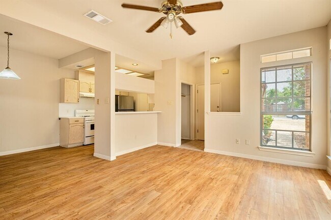 Building Photo - 508 Gregory Ct