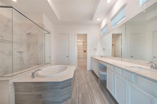 Building Photo - 1520 Chisholm Trail