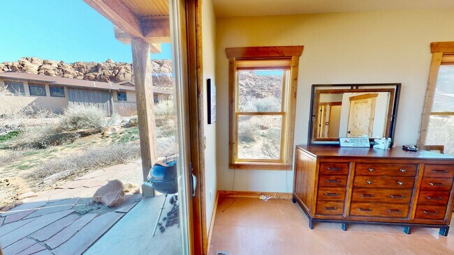 Building Photo - Luxurious and comfortable living experience