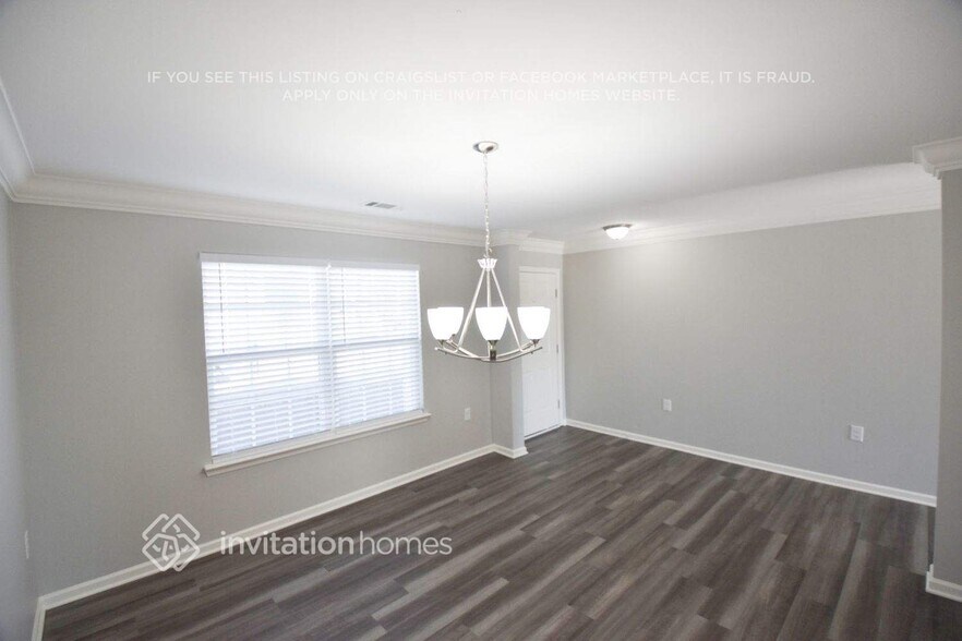 Building Photo - 1719 Eastway Dr