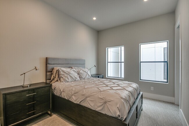 Building Photo - 1615 Wheeler Ave