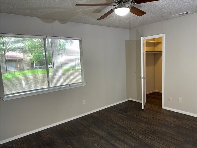 Building Photo - 7318 Lunar Dr