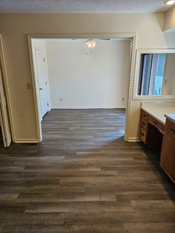 Building Photo - 714 College Dr