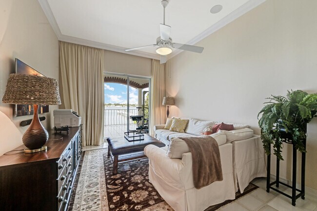 Building Photo - 825 Marbella Ln