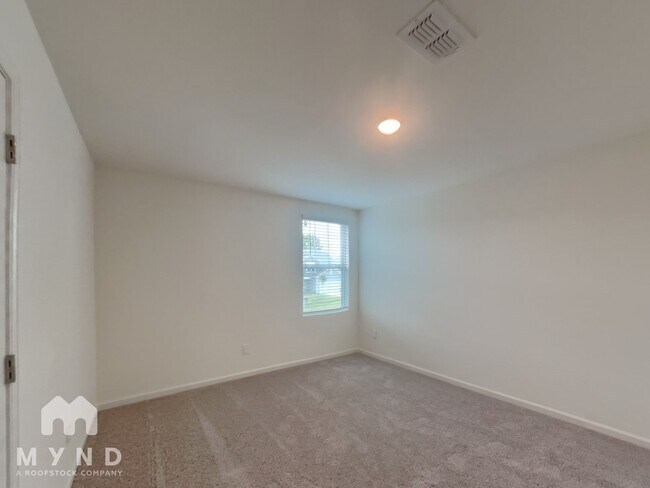 Building Photo - 1128 Centerview Dr