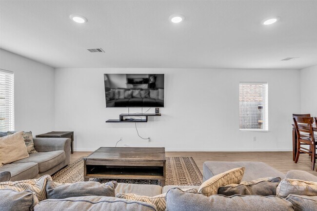 Building Photo - 9815 Bellwick Holw Ct