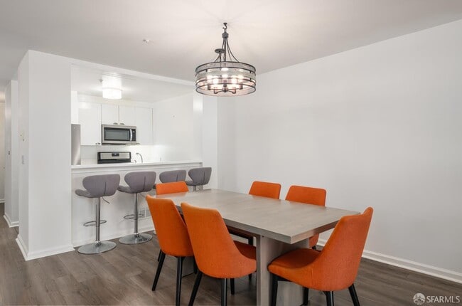 Building Photo - 600 Chestnut St