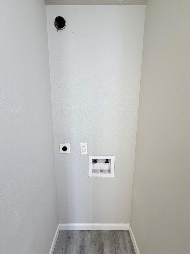 Building Photo - 214 S Texas St