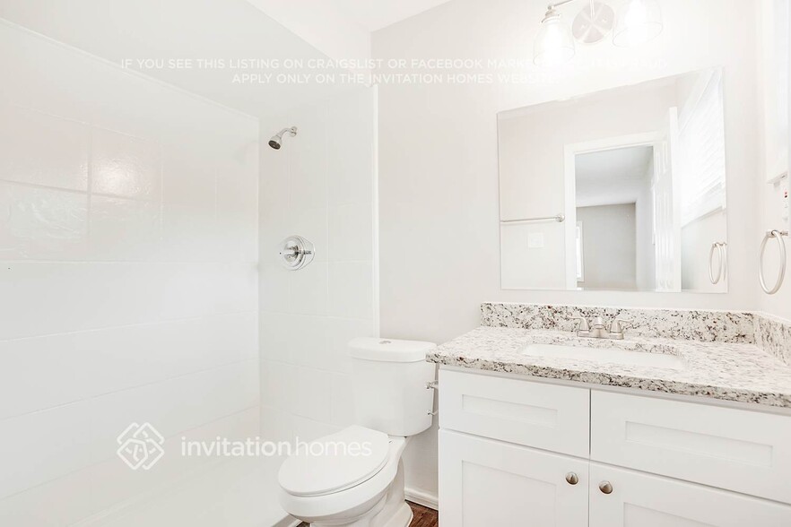 Building Photo - 2305 Verna Dr