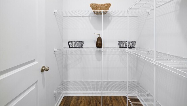 Building Photo - The Falls of Hickory 1296