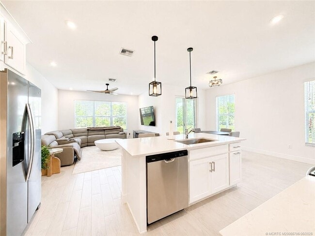 Building Photo - 3583 NW Solange Ct