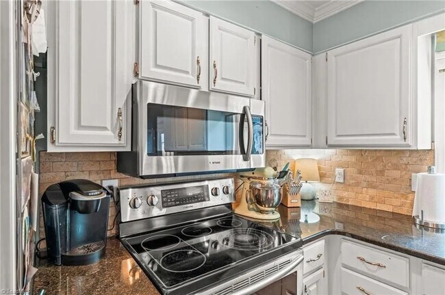 Building Photo - Beautiful Updated Home for Rent in New Irv...