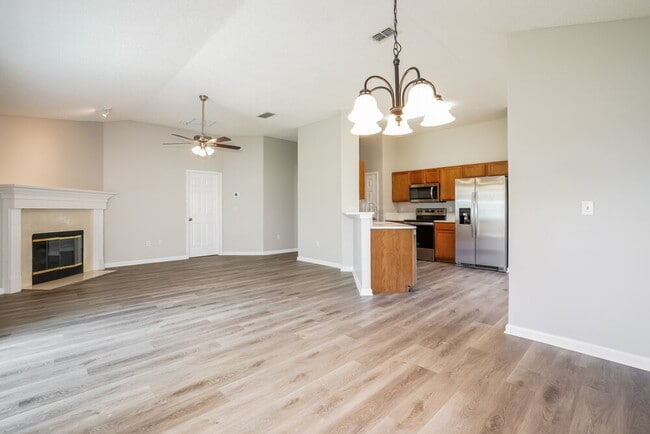 Building Photo - 2680 Creek Ridge Dr