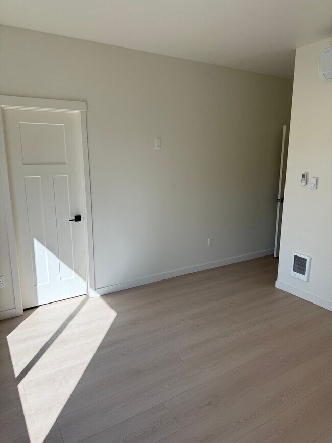 Building Photo - Ask About Our Winter Special!