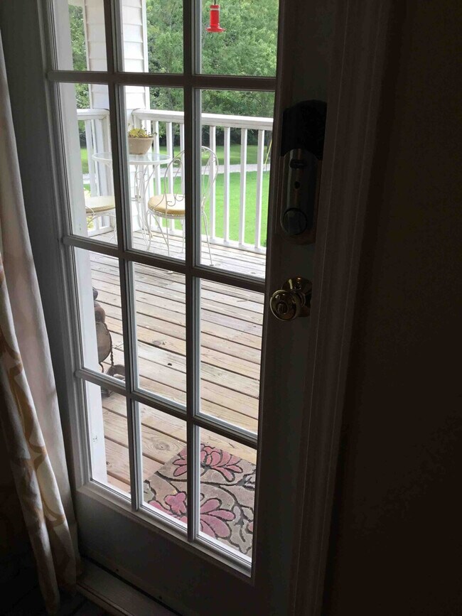 Building Photo - 198 Schools Dr