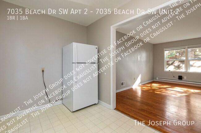 Building Photo - 7035 Beach Dr SW