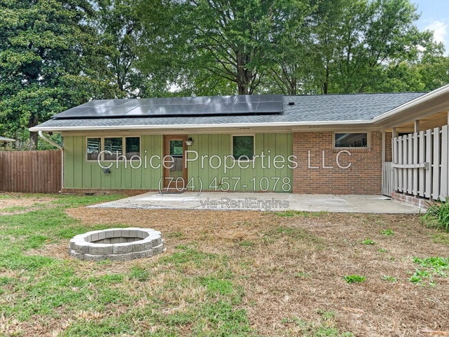 Building Photo - 1174 Robinhood Cir