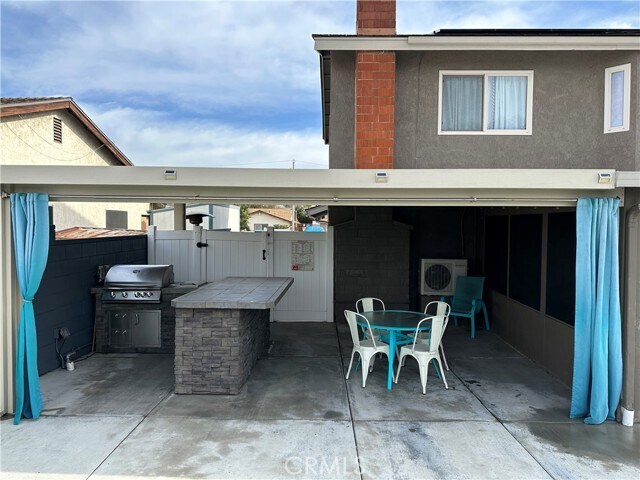 Building Photo - 5025 N Treanor Ave