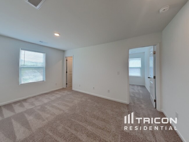 Building Photo - 156 Millbrook Dr