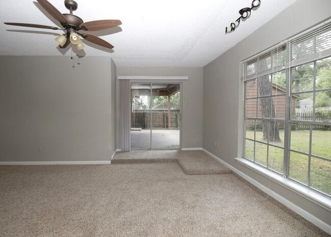 Building Photo - 710 Enchanted Trail Dr