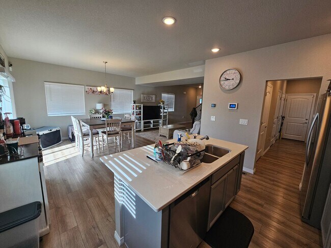 Building Photo - Welcome to this beautiful 3-bedroom, 3-bathroom home located in Lorson Ranch!!