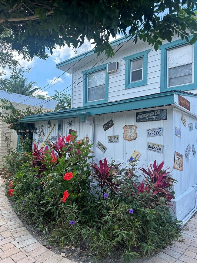 Building Photo - 4249 Bougainvilla Dr