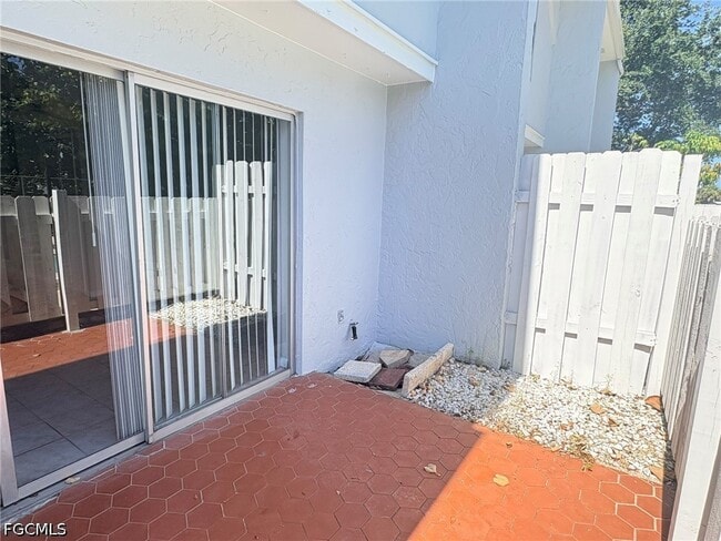Building Photo - 1123 SW 48th Terrace