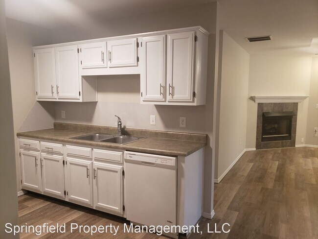 Building Photo - 3 br, 2 bath House - 940 South Peachtree