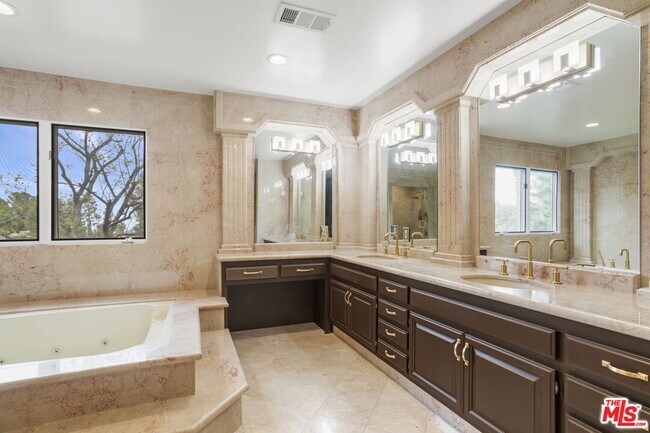 Building Photo - 4055 Nogales Dr