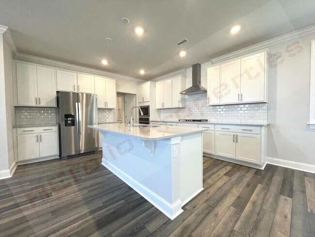 Building Photo - Gorgeous 4 Bedroom 3 Bath Home with Fiber ...