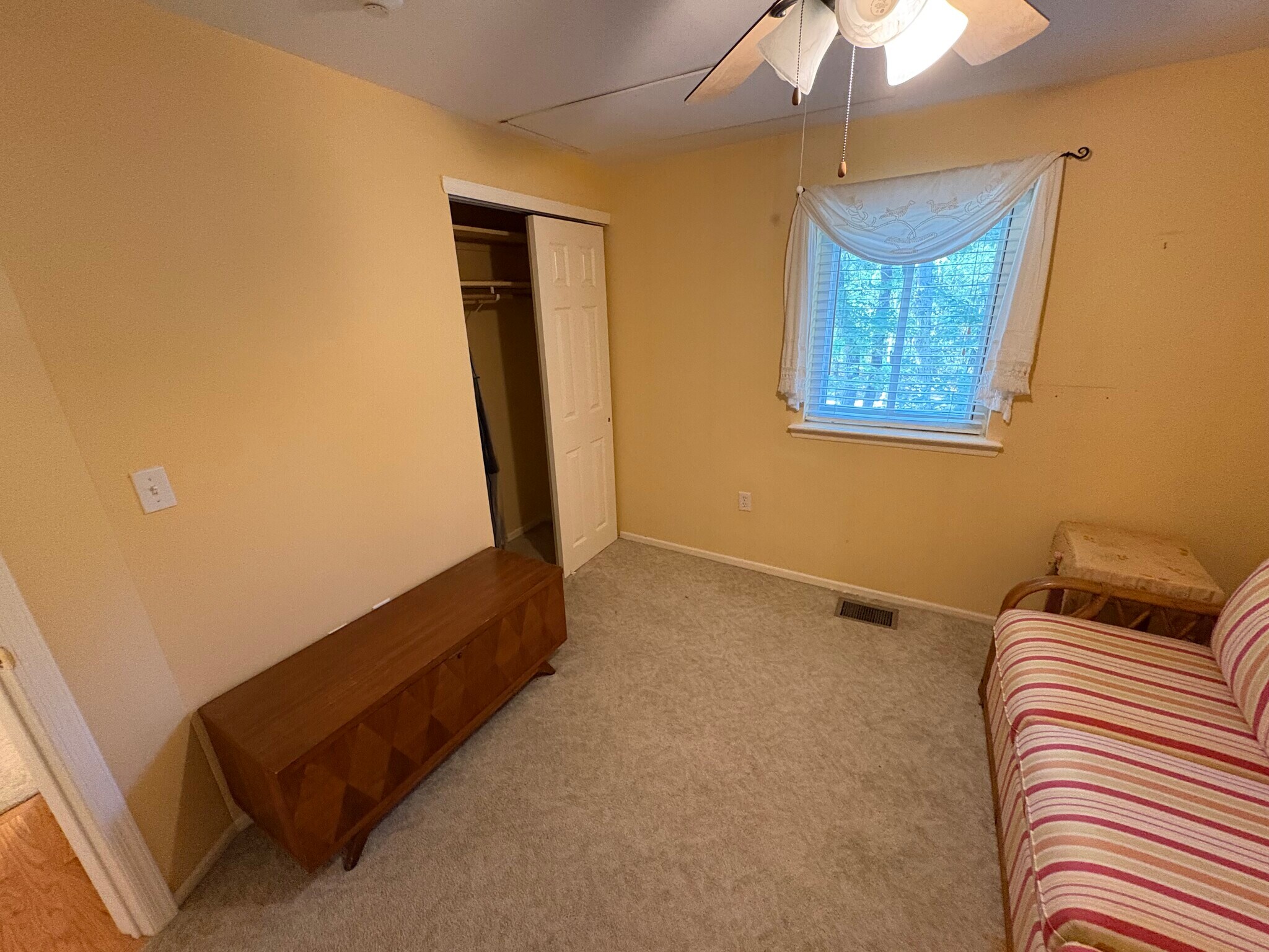 Building Photo - 586 Blue Ridge Dr