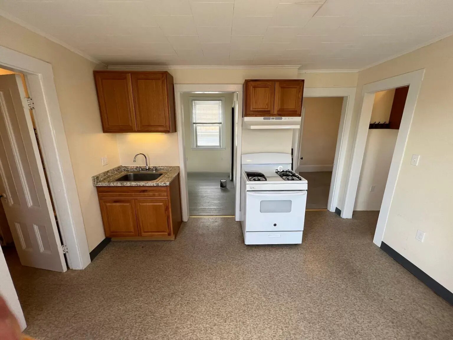 Building Photo - 10 Warren St