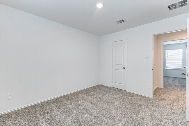 Building Photo - 24303 Alto Gdn Dr