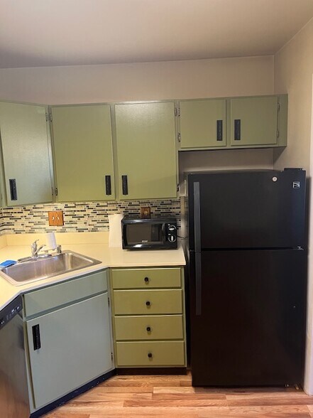 Building Photo - 234 Crocker Dr