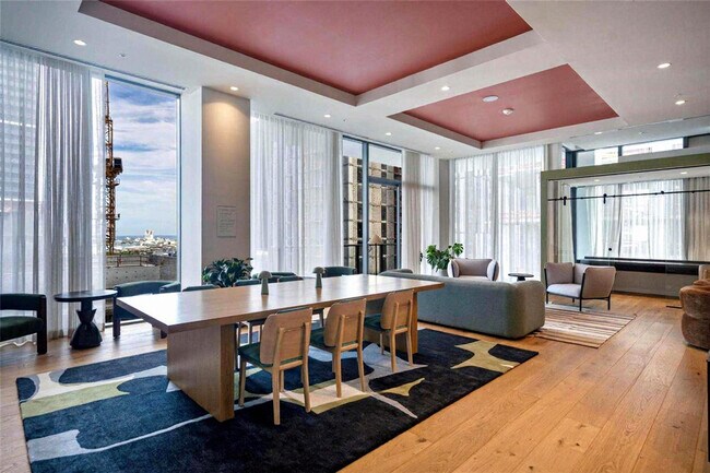 Building Photo - 601 N Miami Ave