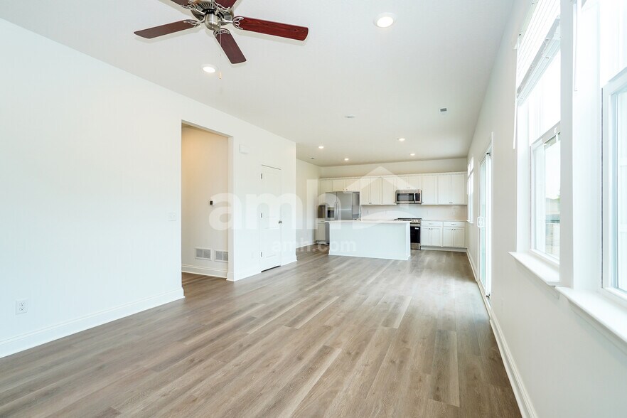 Building Photo - 1085 Broyles Xing