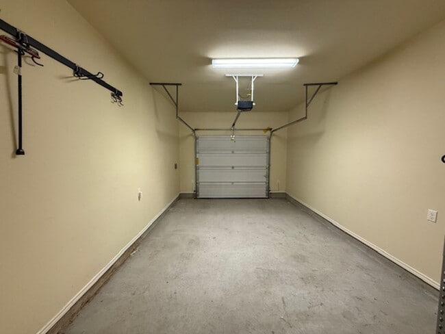 Building Photo - Escondido Townhomes
