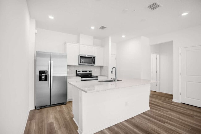 Building Photo - 11312 Blue Bay Dr