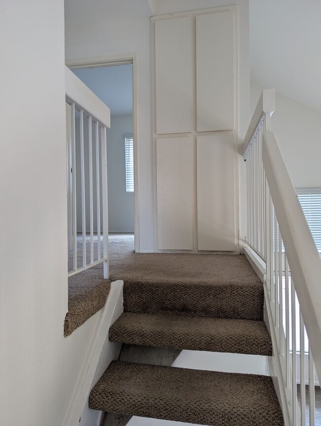 Building Photo - 3 Bed/2 Bath Townhome in Poway