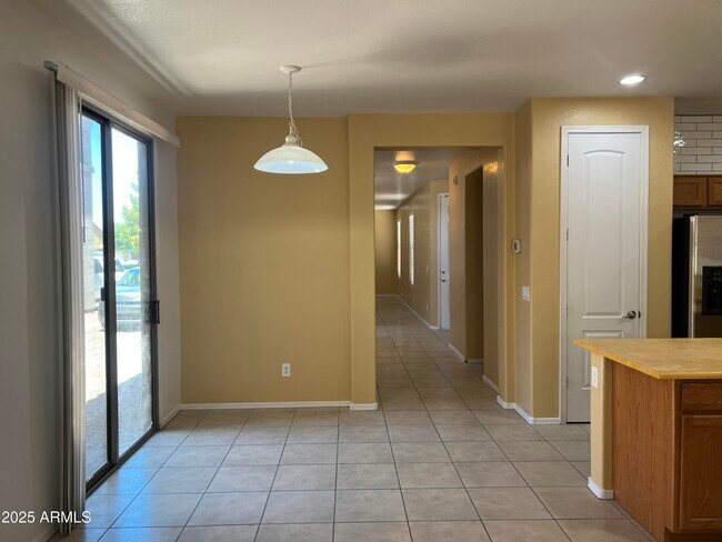 Building Photo - 3915 E Morelos St