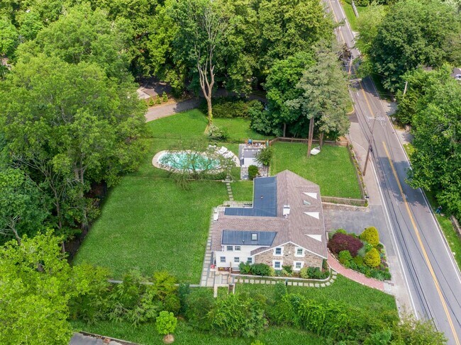 Building Photo - 46 Griffen Ave