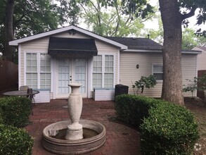 Building Photo - Modern Cottage in Historical/Medical Distr...